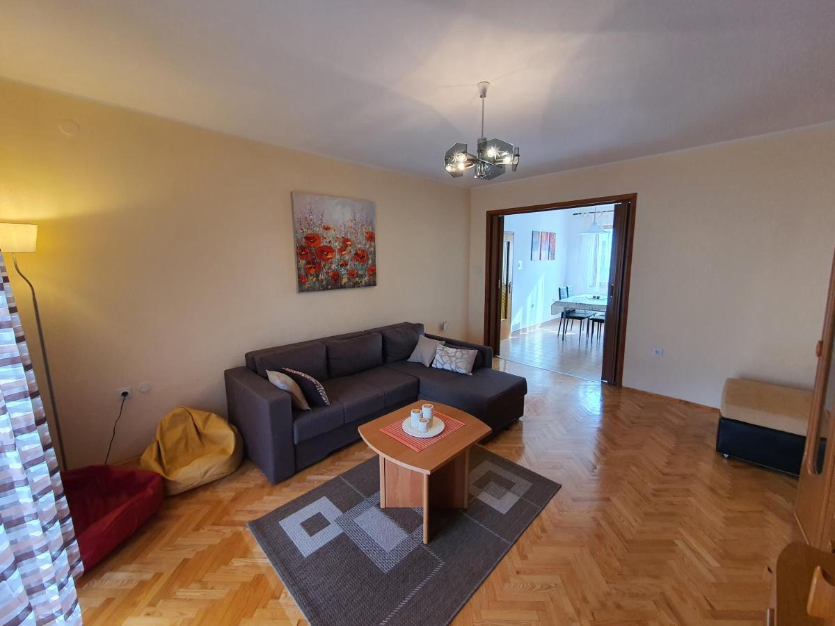 Apartments Luciana & Helena Pula Luaran gambar
