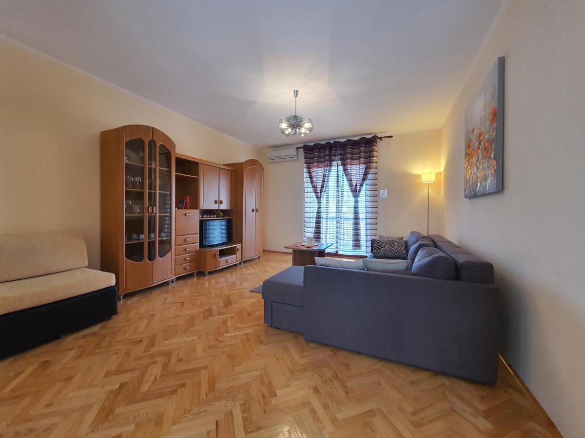 Apartments Luciana & Helena Pula Luaran gambar