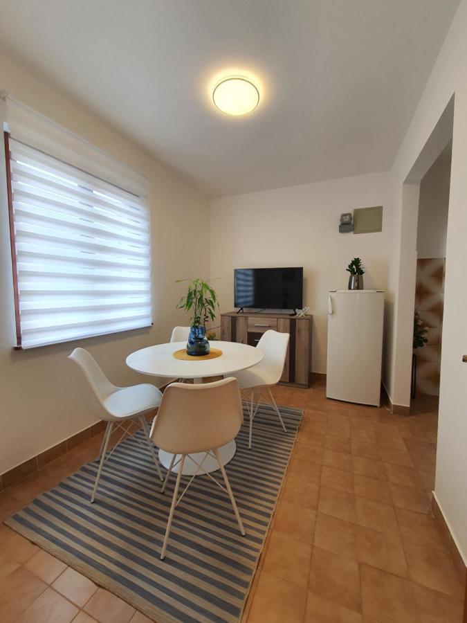 Apartments Luciana & Helena Pula Luaran gambar